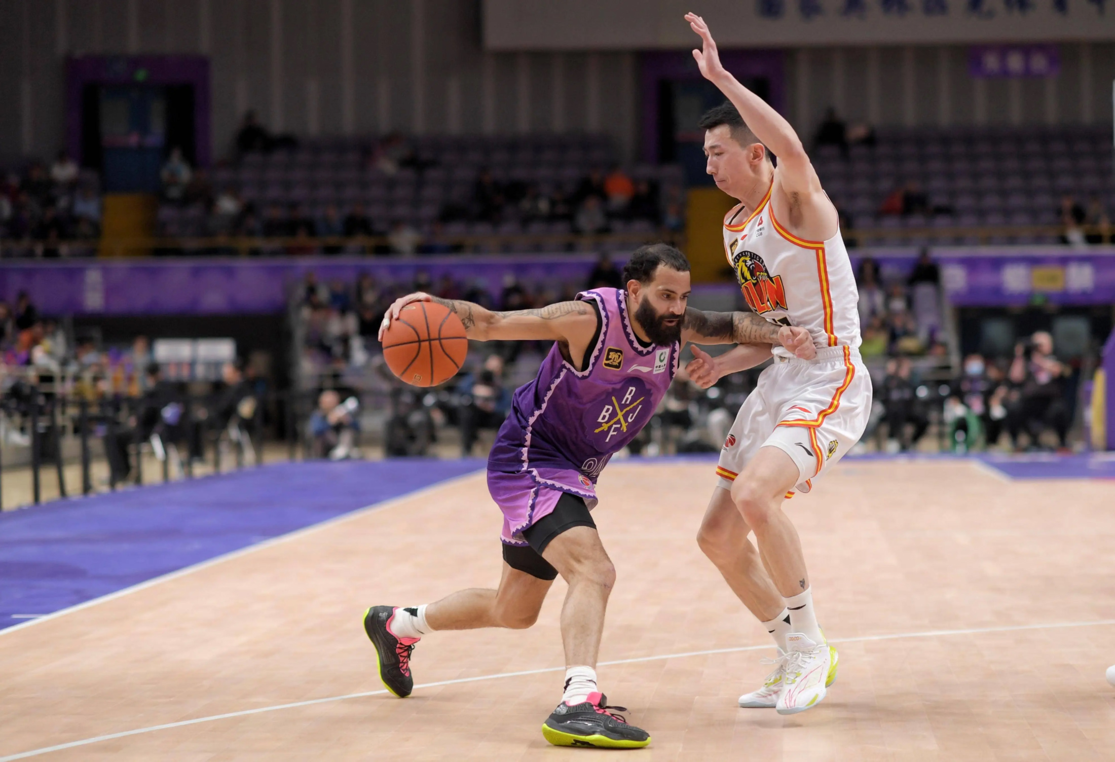 包含今晨突围战来临,山东男篮围绕CBA常规赛防线松动,管理层满意,数据趋势出现新变化的词条 包含今晨突围战来临,山东男篮围绕CBA常规赛防线松动,管理层满意,数据趋势出现新变化的词条