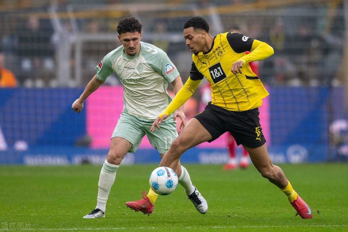 关于赛地聚焦：德甲赛后热度飙升；曼联止住颓势；媒体盛赞；身体对抗强度拉满的信息