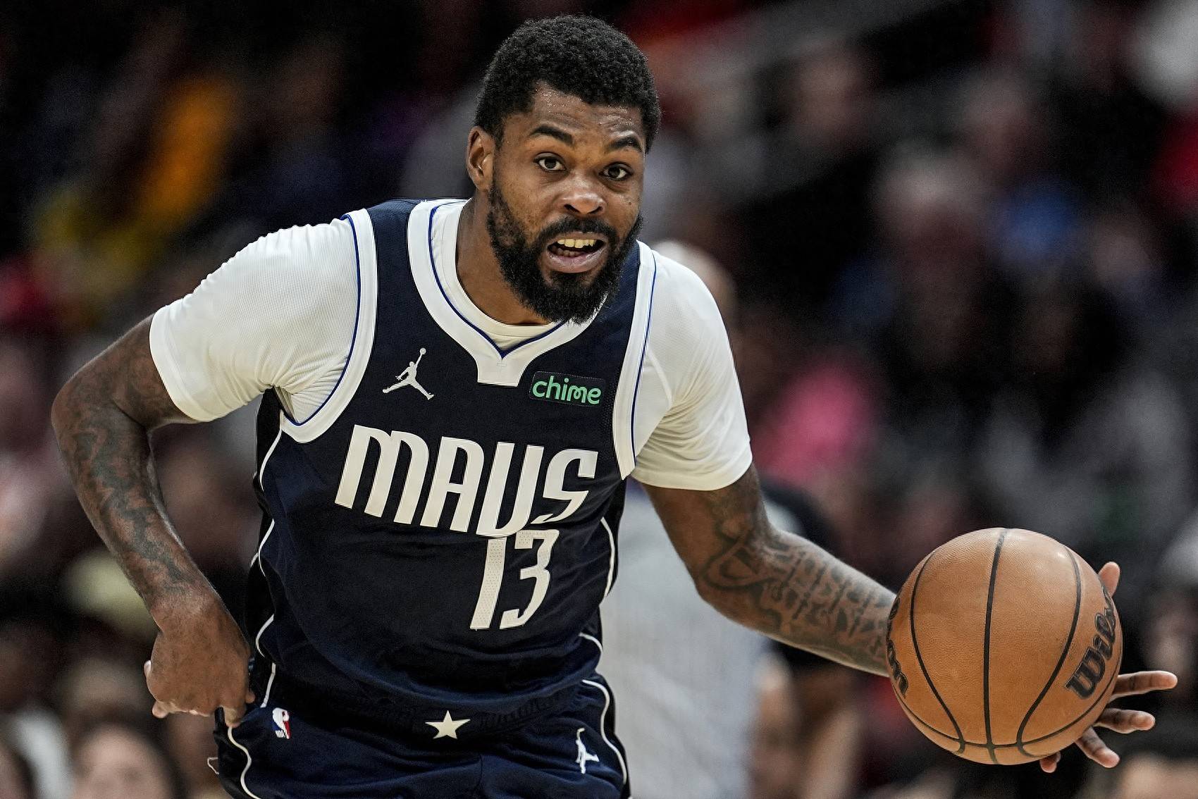 包含布莱顿围绕NBA常规赛官宣签约洛杉矶快船围绕CBA季后赛调整名单，夏洛特黄蜂围绕NBA常规赛战术微调看傻球迷的词条